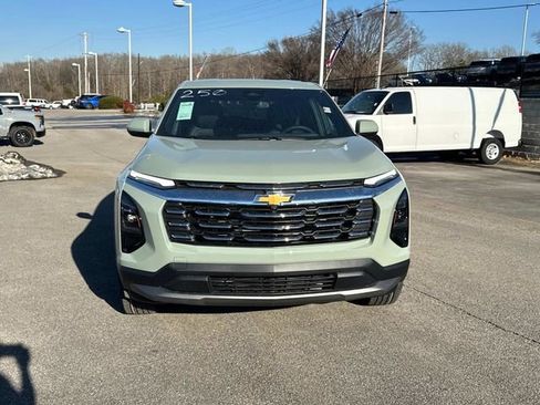 New 2026 Chevrolet Equinox LT w/ Convenience Package II FWD image 9