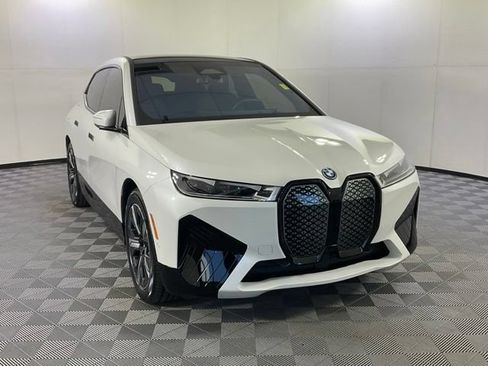 Certified 2023 BMW iX xDrive50 w/ Premium Package AWD/4WD image 3