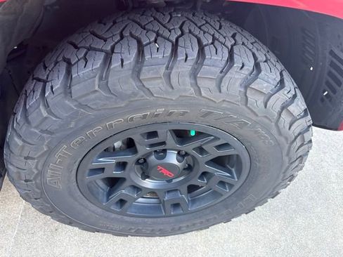 Used 2021 Toyota 4Runner TRD Off-Road Premium w/ Moonroof Package AWD/4WD image 12