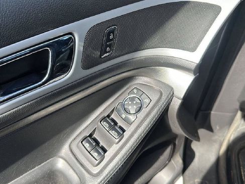 Used 2015 Ford Explorer XLT w/ Equipment Group 202A FWD image 7