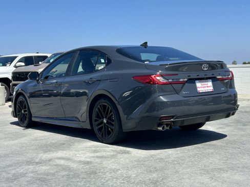 Used 2025 Toyota Camry SE FWD image 5