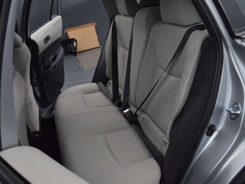 Used 2025 Toyota Corolla Cross L image 24