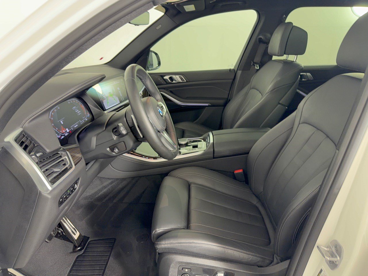 Used 2021 BMW X5 sDrive40i w/ M Sport Package RWD image 5