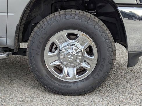 Used 2024 RAM 2500 Tradesman w/ Chrome Appearance Group image 11