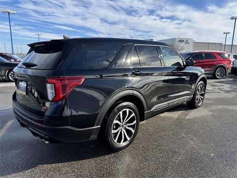 Certified 2022 Ford Explorer ST image 12