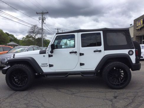 Used 2015 Jeep Wrangler Unlimited Sport w/ Quick Order Package 24S AWD/4WD image 11