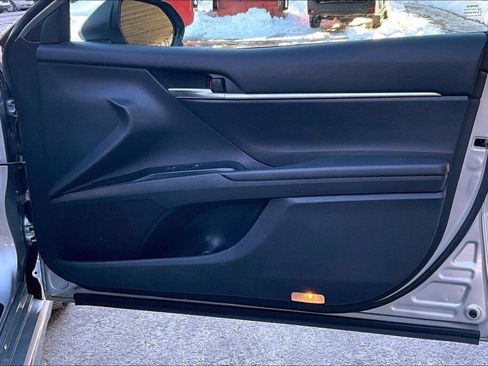 Used 2019 Toyota Camry LE image 13