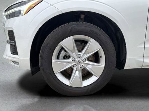 Used 2022 Volvo XC60 B5 Momentum image 14