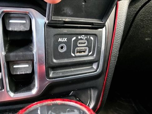 Used 2021 Jeep Wrangler Unlimited Sport AWD/4WD image 25