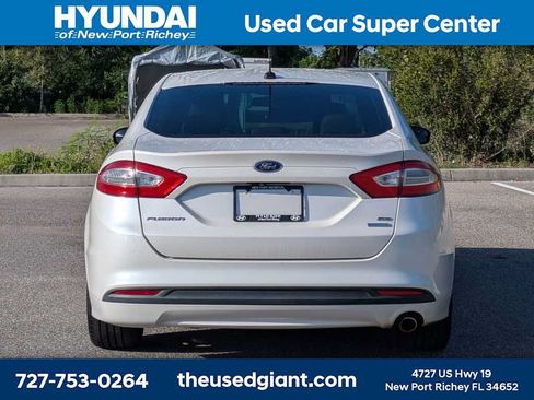 Used 2014 Ford Fusion SE FWD image 4