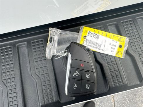 Used 2024 GMC Sierra 3500 Denali w/ Denali Reserve Package image 36