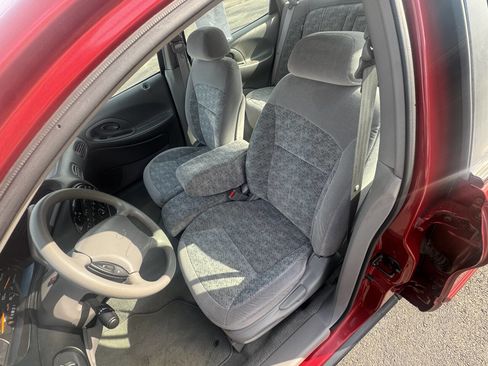 Used 1996 Ford Taurus GL image 18