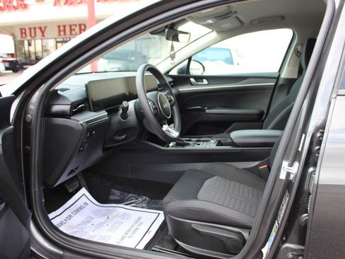 Used 2025 Kia K5 LXS FWD image 16