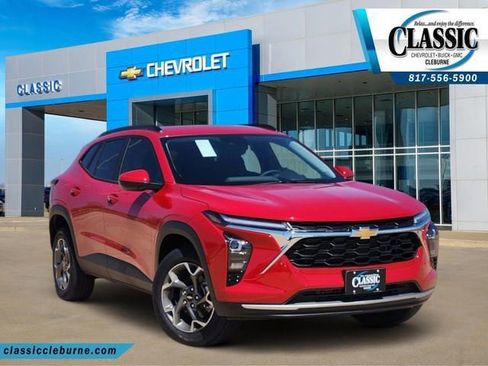 New 2026 Chevrolet Trax LT w/ Driver Confidence Package FWD image 1