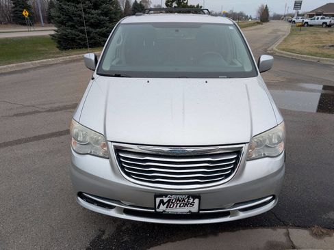 Used 2012 Chrysler Town & Country Touring w/ Entertainment Group #1 image 4