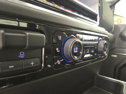 Certified 2022 Chevrolet Silverado 1500 LTZ w/ LTZ Premium Package image 28