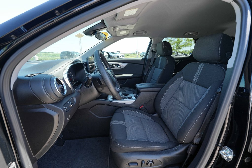 Used 2025 Chevrolet Blazer LT AWD/4WD image 18