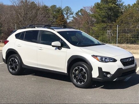 Certified 2023 Subaru Crosstrek 2.0i Premium image 2