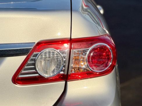 Used 2013 Toyota Corolla LE Special Edition image 5