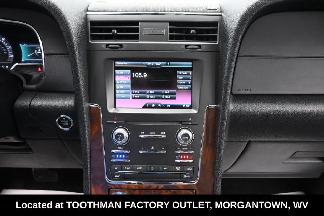 Used 2015 Lincoln Navigator 2WD image 24
