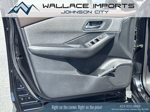 Used 2021 Nissan Rogue SV FWD image 12