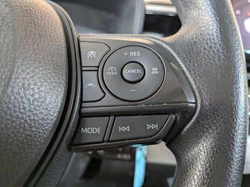Used 2025 Toyota Corolla LE image 21