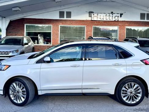 Used 2022 Ford Edge Titanium w/ Equipment Group 301A AWD/4WD image 2
