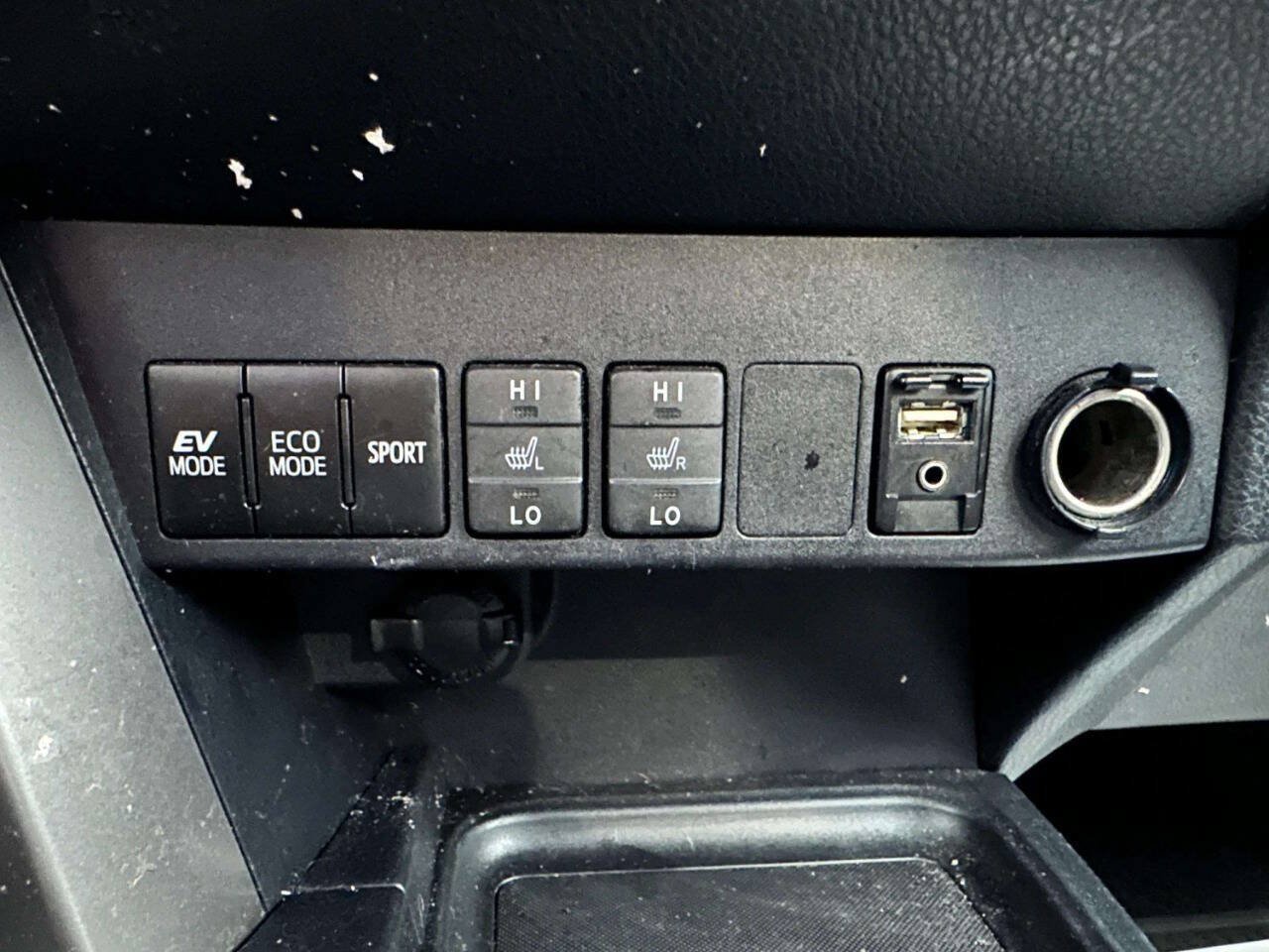 Used 2018 Toyota RAV4 Limited AWD/4WD image 35