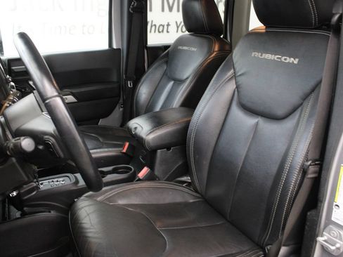 Used 2017 Jeep Wrangler Unlimited Rubicon AWD/4WD image 12