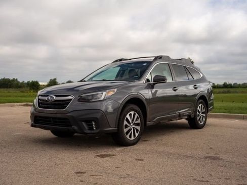 Used 2020 Subaru Outback Premium w/ Popular Package #1 AWD/4WD image 3