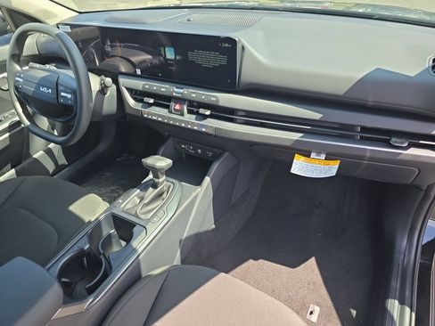 New 2026 Kia K4 FWD image 10
