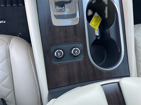 Used 2024 Nissan Murano Platinum w/ Cargo Package image 30