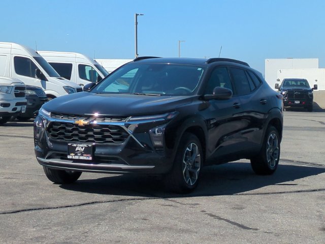 Used 2024 Chevrolet Trax LT FWD image 4