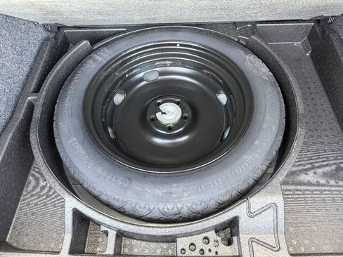 Used 2013 Volkswagen Tiguan S FWD image 14