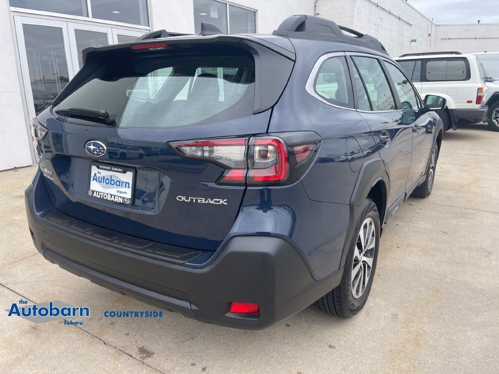 Used 2025 Subaru Outback AWD/4WD image 5