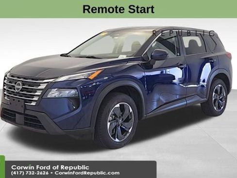 Used 2024 Nissan Rogue SV image 3