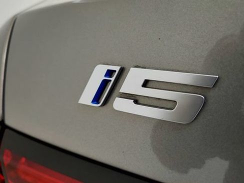 Used 2026 BMW i5 eDrive40 w/ M Sport Package RWD image 35