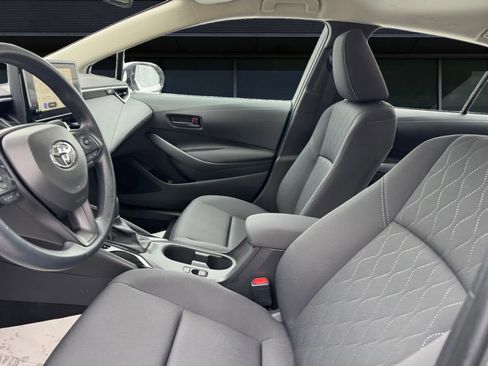 Certified 2025 Toyota Corolla LE image 2