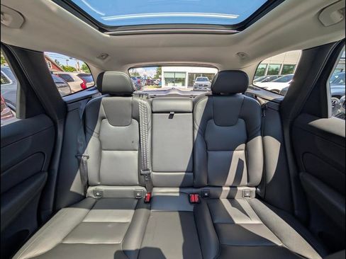 Certified 2025 Volvo XC60 B5 Core AWD/4WD image 17