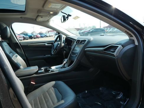 Used 2014 Ford Fusion SE w/ Equipment Group 202A FWD image 11