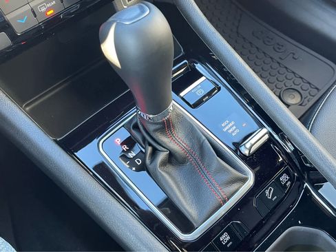 New 2026 Jeep Compass Trailhawk w/ Sun, Sound & Navigation Group image 17