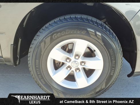 Used 2017 RAM 1500 Express image 17