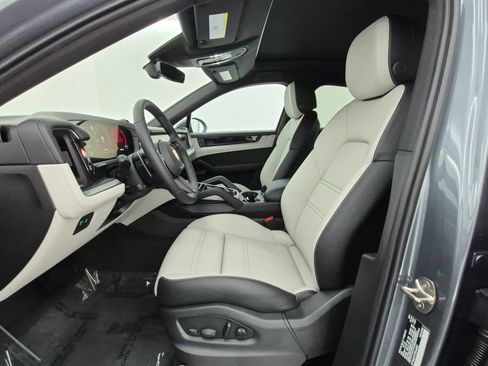 New 2026 Porsche Cayenne Coupe AWD/4WD image 5