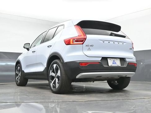 Used 2025 Volvo XC40 B5 Plus AWD/4WD image 16