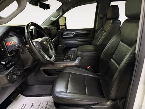Used 2024 Chevrolet Silverado 2500 LTZ w/ LTZ Convenience Package image 13