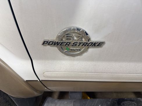 Used 2013 Ford F350 Lariat w/ Lariat Interior Pkg image 12