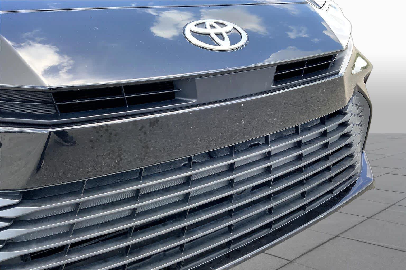 Used 2025 Toyota Camry LE FWD image 29