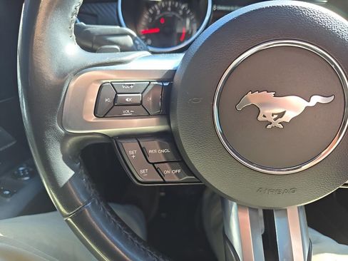 Used 2018 Ford Mustang Coupe image 15