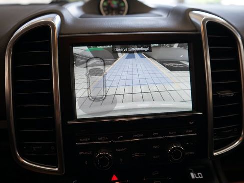Used 2014 Porsche Cayenne S AWD/4WD image 8