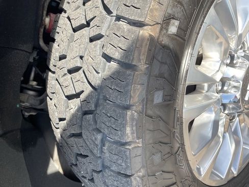 Used 2021 Chevrolet Silverado 2500 High Country w/ Z71 Off-Road Package image 14